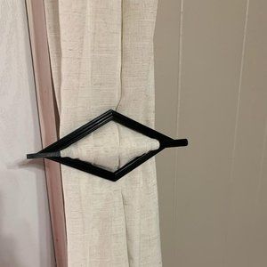 Curtain tie back